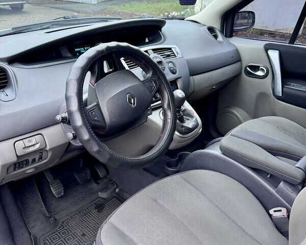 Сірий Рено Сценік, об'ємом двигуна 1.5 л та пробігом 330 тис. км за 4800 $, фото 10 на Automoto.ua