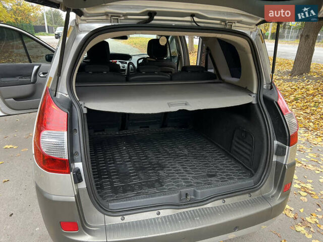 Рено Сценік 2007 у Житомирі на Automoto.ua Сірий Рено Сценік, об'ємом двигуна 1.9 л та пробігом 192 тис. км за 5200 $, фото 20 на Automoto.ua