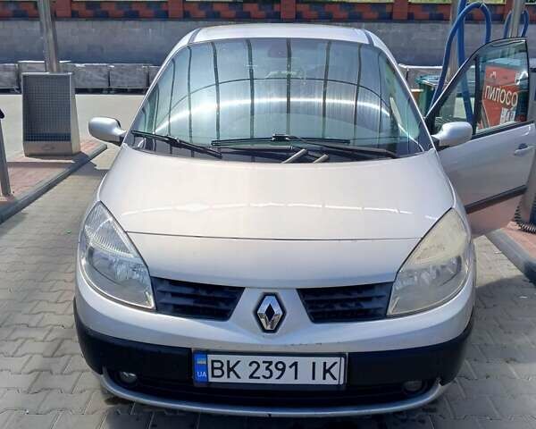 Серый Рено Сценик, объемом двигателя 1.46 л и пробегом 220 тыс. км за 4900 $, фото 1 на Automoto.ua