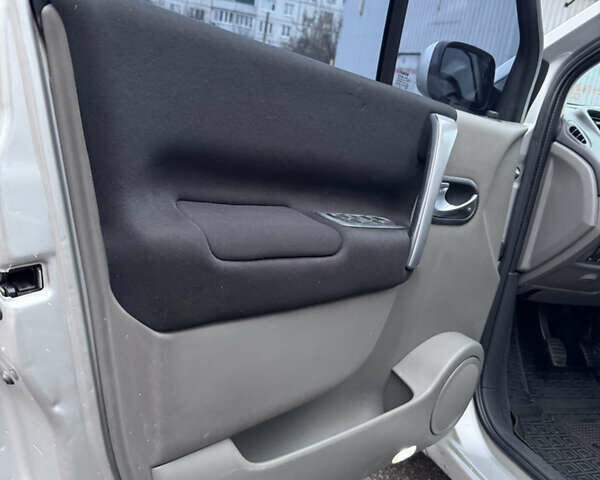 Сірий Рено Сценік, об'ємом двигуна 1.5 л та пробігом 330 тис. км за 4800 $, фото 13 на Automoto.ua