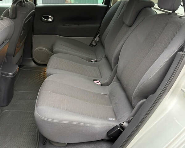 Серый Рено Сценик, объемом двигателя 1.6 л и пробегом 230 тыс. км за 5699 $, фото 47 на Automoto.ua