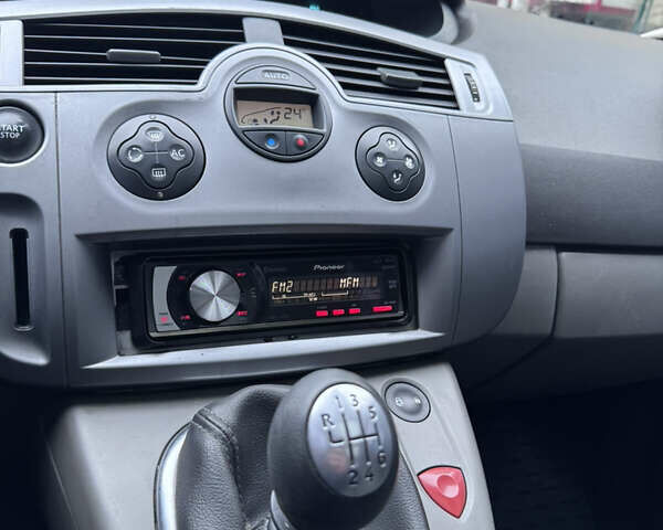 Сірий Рено Сценік, об'ємом двигуна 1.5 л та пробігом 330 тис. км за 4800 $, фото 18 на Automoto.ua