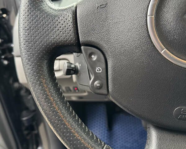 Серый Рено Сценик, объемом двигателя 1.98 л и пробегом 250 тыс. км за 5500 $, фото 8 на Automoto.ua