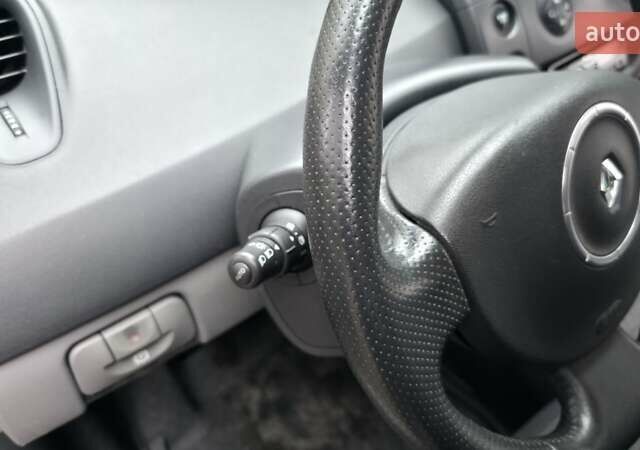 Серый Рено Сценик, объемом двигателя 1.6 л и пробегом 212 тыс. км за 6300 $, фото 17 на Automoto.ua