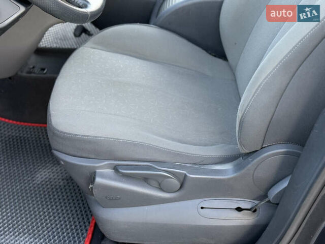 Сірий Рено Сценік, об'ємом двигуна 1.6 л та пробігом 245 тис. км за 5999 $, фото 9 на Automoto.ua