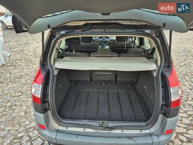 Серый Рено Сценик, объемом двигателя 1.6 л и пробегом 200 тыс. км за 4650 $, фото 9 на Automoto.ua