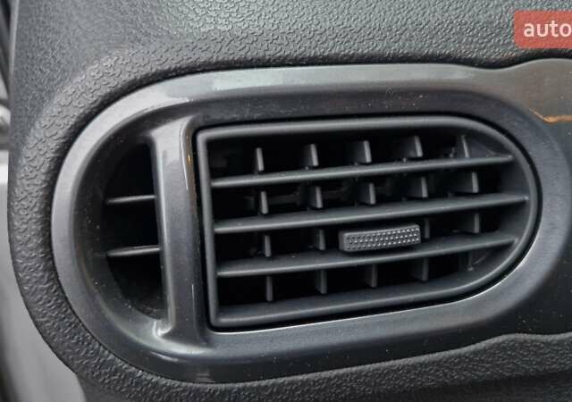 Серый Рено Сценик, объемом двигателя 1.6 л и пробегом 130 тыс. км за 6799 $, фото 31 на Automoto.ua