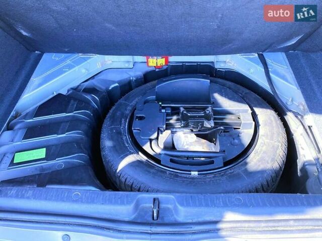 Серый Рено Сценик, объемом двигателя 1.6 л и пробегом 140 тыс. км за 6000 $, фото 2 на Automoto.ua