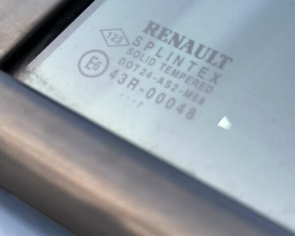 Сірий Рено Сценік, об'ємом двигуна 1.6 л та пробігом 225 тис. км за 5200 $, фото 86 на Automoto.ua