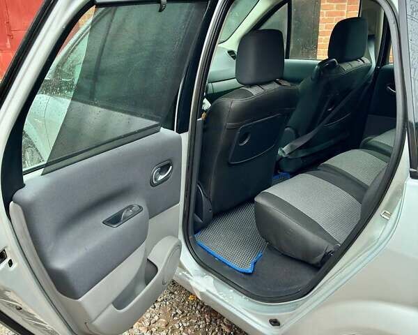 Серый Рено Сценик, объемом двигателя 1.6 л и пробегом 195 тыс. км за 4999 $, фото 8 на Automoto.ua