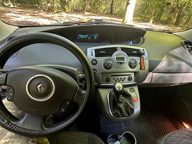 Рено Сценик 2007 в Львове на Automoto.ua Серый Рено Сценик, объемом двигателя 2 л и пробегом 219 тыс. км за 4700 $, фото 6 на Automoto.ua