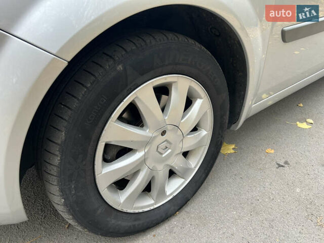 Рено Сценік 2007 у Житомирі на Automoto.ua Сірий Рено Сценік, об'ємом двигуна 1.9 л та пробігом 192 тис. км за 5200 $, фото 13 на Automoto.ua