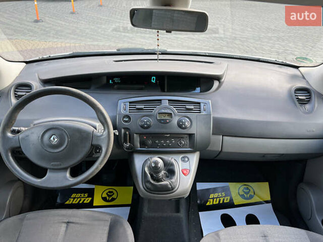 Серый Рено Сценик, объемом двигателя 1.6 л и пробегом 228 тыс. км за 5300 $, фото 13 на Automoto.ua