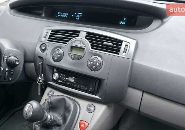 Серый Рено Сценик, объемом двигателя 1.6 л и пробегом 212 тыс. км за 6300 $, фото 36 на Automoto.ua