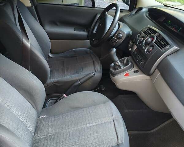 Сірий Рено Сценік, об'ємом двигуна 1.4 л та пробігом 180 тис. км за 5600 $, фото 2 на Automoto.ua