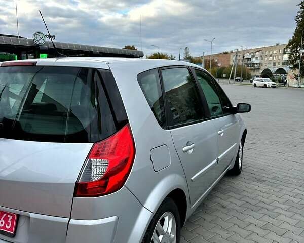 Серый Рено Сценик, объемом двигателя 1.6 л и пробегом 172 тыс. км за 5400 $, фото 3 на Automoto.ua