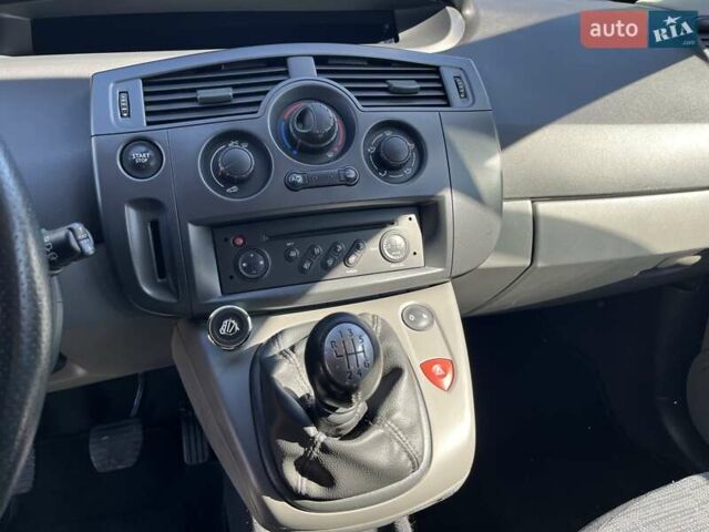 Сірий Рено Сценік, об'ємом двигуна 0 л та пробігом 204 тис. км за 5299 $, фото 66 на Automoto.ua