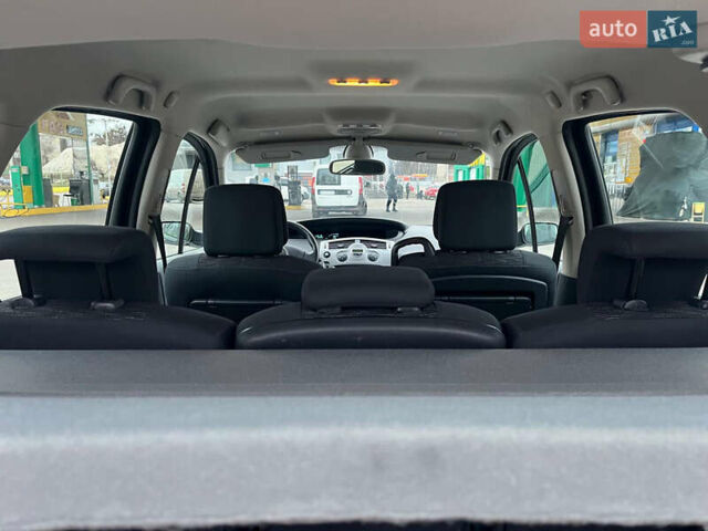 Серый Рено Сценик, объемом двигателя 1.6 л и пробегом 181 тыс. км за 5600 $, фото 27 на Automoto.ua