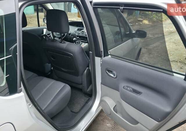 Серый Рено Сценик, объемом двигателя 1.6 л и пробегом 212 тыс. км за 6300 $, фото 34 на Automoto.ua