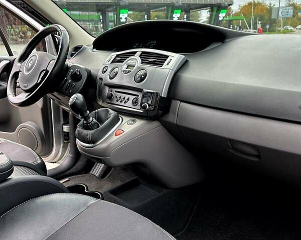 Серый Рено Сценик, объемом двигателя 1.6 л и пробегом 172 тыс. км за 5400 $, фото 13 на Automoto.ua