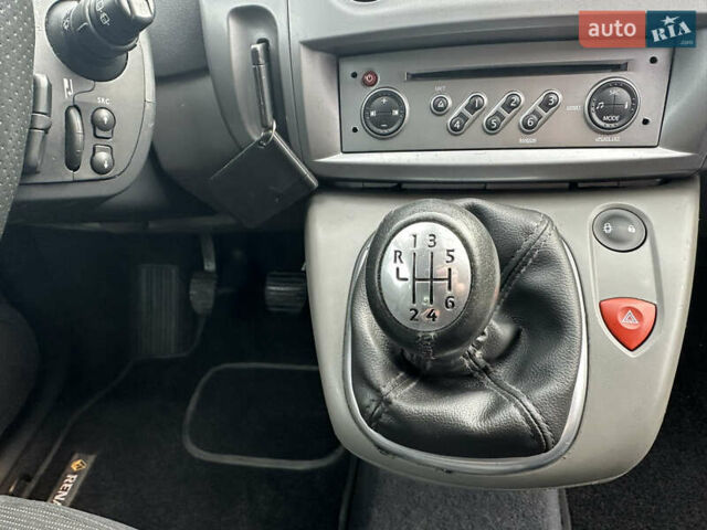 Сірий Рено Сценік, об'ємом двигуна 0 л та пробігом 188 тис. км за 5900 $, фото 32 на Automoto.ua