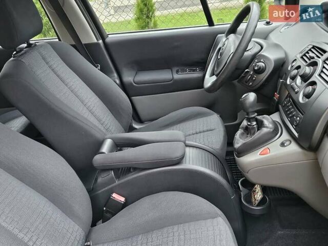 Серый Рено Сценик, объемом двигателя 1.6 л и пробегом 257 тыс. км за 4500 $, фото 49 на Automoto.ua
