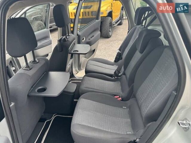 Серый Рено Сценик, объемом двигателя 2 л и пробегом 85 тыс. км за 7700 $, фото 15 на Automoto.ua