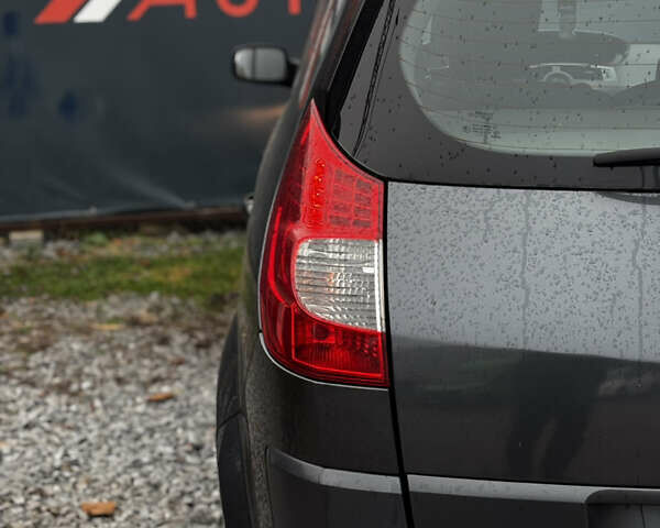 Серый Рено Сценик, объемом двигателя 1.6 л и пробегом 203 тыс. км за 5300 $, фото 9 на Automoto.ua