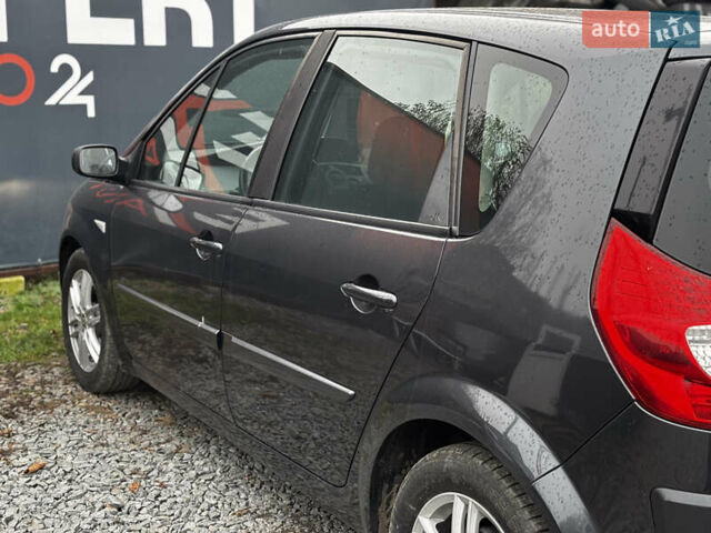 Серый Рено Сценик, объемом двигателя 1.6 л и пробегом 203 тыс. км за 5300 $, фото 4 на Automoto.ua