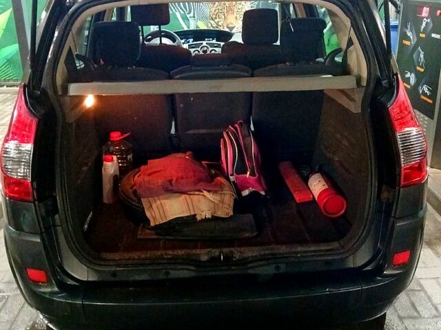 Серый Рено Сценик, объемом двигателя 1.6 л и пробегом 210 тыс. км за 5500 $, фото 3 на Automoto.ua