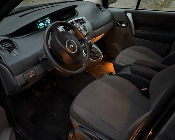 Сірий Рено Сценік, об'ємом двигуна 1.6 л та пробігом 190 тис. км за 5600 $, фото 25 на Automoto.ua