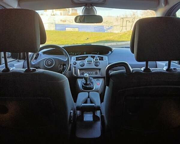 Сірий Рено Сценік, об'ємом двигуна 1.5 л та пробігом 303 тис. км за 5700 $, фото 8 на Automoto.ua