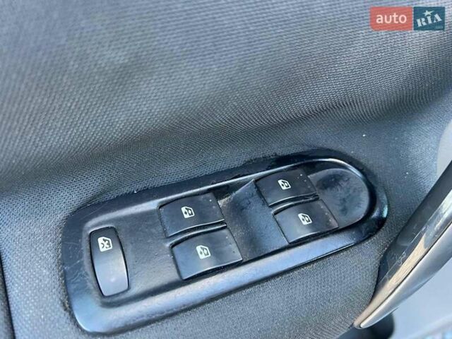 Серый Рено Сценик, объемом двигателя 2 л и пробегом 286 тыс. км за 5790 $, фото 15 на Automoto.ua