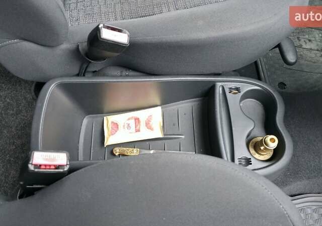 Серый Рено Сценик, объемом двигателя 1.6 л и пробегом 212 тыс. км за 6300 $, фото 39 на Automoto.ua
