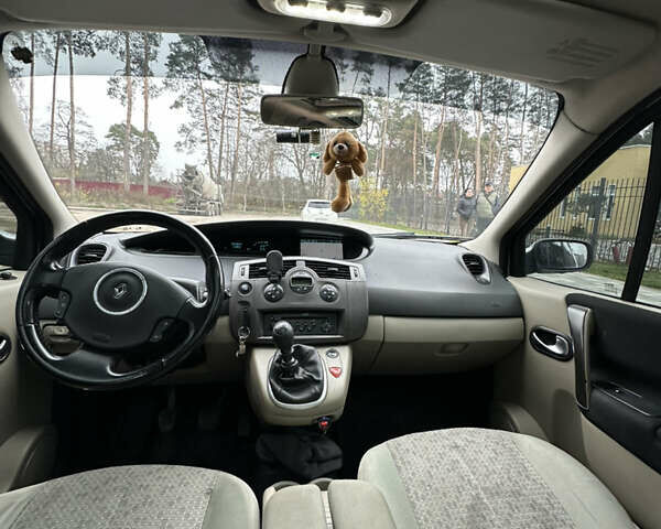 Серый Рено Сценик, объемом двигателя 1.5 л и пробегом 313 тыс. км за 5500 $, фото 10 на Automoto.ua