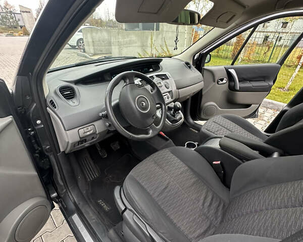 Серый Рено Сценик, объемом двигателя 1.9 л и пробегом 215 тыс. км за 5450 $, фото 17 на Automoto.ua