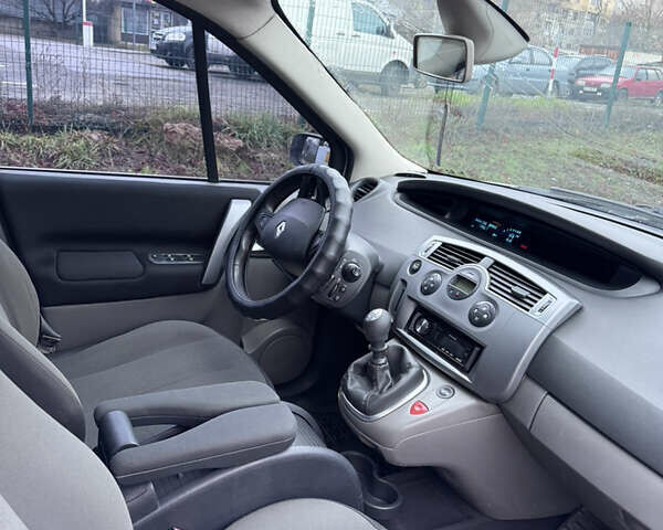 Сірий Рено Сценік, об'ємом двигуна 1.5 л та пробігом 330 тис. км за 4800 $, фото 11 на Automoto.ua
