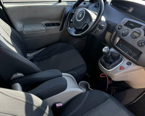 Серый Рено Сценик, объемом двигателя 1.46 л и пробегом 315 тыс. км за 4600 $, фото 6 на Automoto.ua