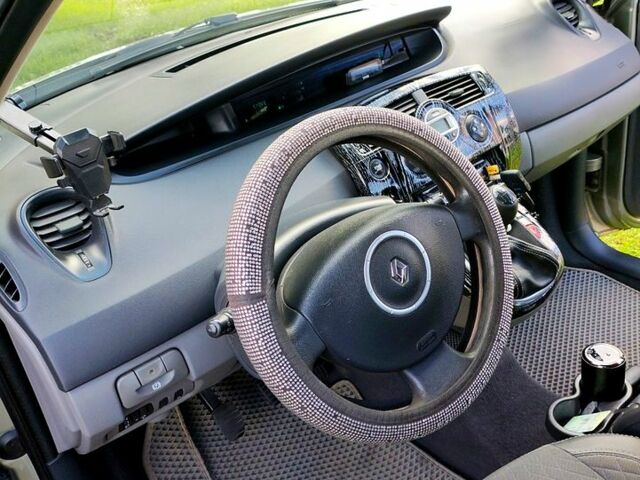 Серый Рено Сценик, объемом двигателя 2 л и пробегом 0 тыс. км за 5200 $, фото 10 на Automoto.ua