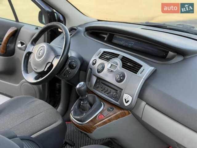 Сірий Рено Сценік, об'ємом двигуна 1.6 л та пробігом 245 тис. км за 5999 $, фото 13 на Automoto.ua