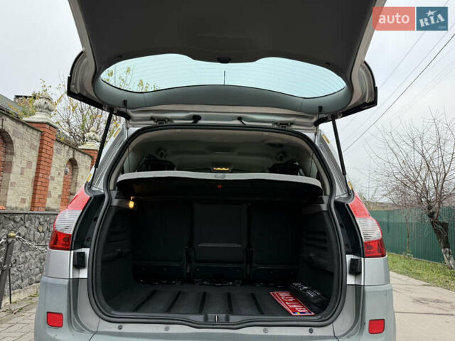 Серый Рено Сценик, объемом двигателя 1.6 л и пробегом 230 тыс. км за 5699 $, фото 61 на Automoto.ua