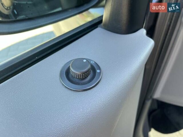 Сірий Рено Сценік, об'ємом двигуна 0 л та пробігом 204 тис. км за 5299 $, фото 75 на Automoto.ua