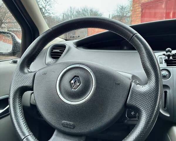 Серый Рено Сценик, объемом двигателя 1.6 л и пробегом 195 тыс. км за 4999 $, фото 17 на Automoto.ua