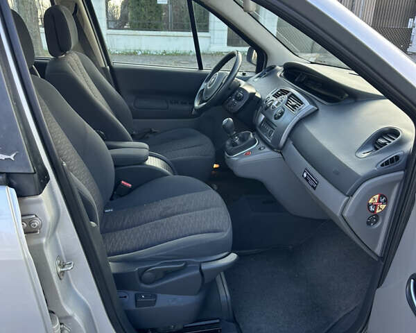 Серый Рено Сценик, объемом двигателя 1.6 л и пробегом 265 тыс. км за 4500 $, фото 14 на Automoto.ua