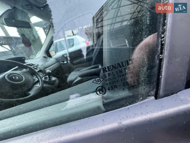 Серый Рено Сценик, объемом двигателя 1.6 л и пробегом 188 тыс. км за 4899 $, фото 17 на Automoto.ua