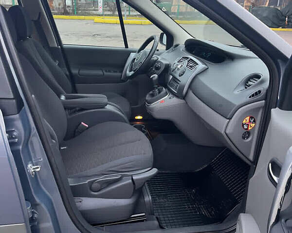 Серый Рено Сценик, объемом двигателя 1.6 л и пробегом 181 тыс. км за 5600 $, фото 18 на Automoto.ua