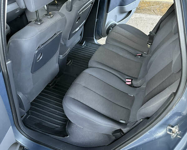 Серый Рено Сценик, объемом двигателя 1.6 л и пробегом 208 тыс. км за 5200 $, фото 10 на Automoto.ua