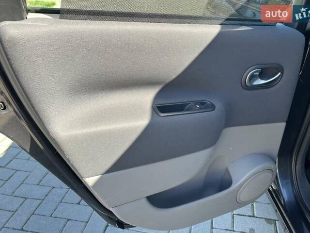 Сірий Рено Сценік, об'ємом двигуна 0 л та пробігом 204 тис. км за 5299 $, фото 88 на Automoto.ua