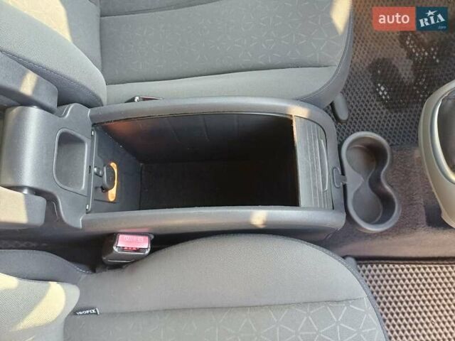 Сірий Рено Сценік, об'ємом двигуна 1.6 л та пробігом 250 тис. км за 5800 $, фото 12 на Automoto.ua