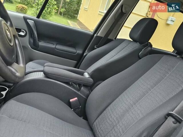 Серый Рено Сценик, объемом двигателя 1.6 л и пробегом 257 тыс. км за 4500 $, фото 47 на Automoto.ua